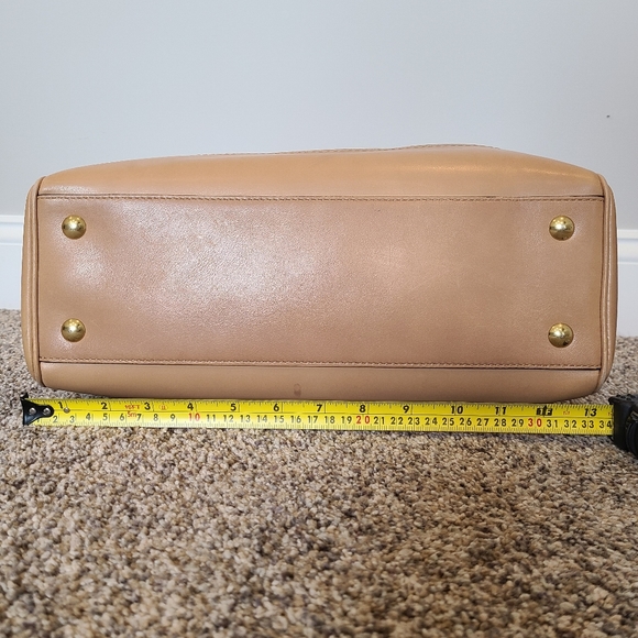 Coach tan leather purse - Picture 2 of 6